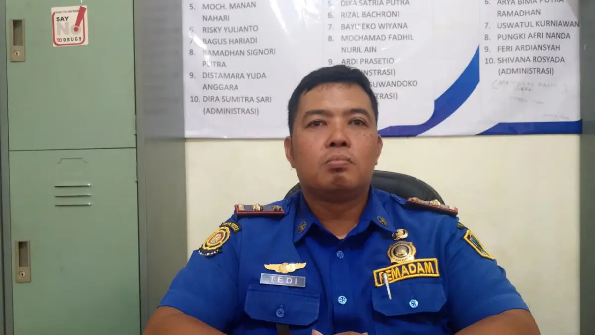Pentingnya Waspada Terhadap Kebakaran: Damkar Blitar Mengingatkan Bahaya Pembakaran Sampah Saat Kemarau