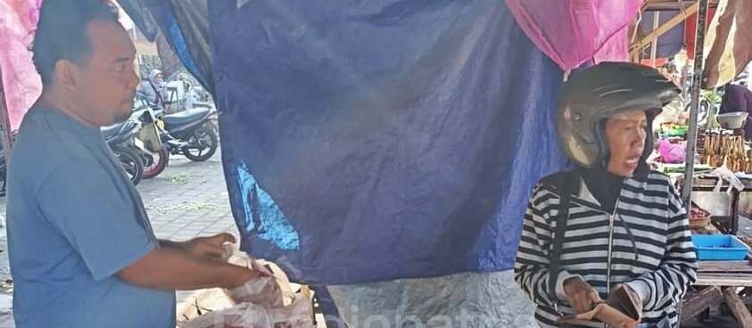 Penurunan Harga Sayur Selada di Kota Blitar: Dari Rp40.000 Kini Hanya Rp8.000 per Kilogram