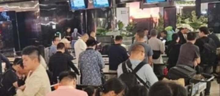 Penutupan Sementara Tiga Bandara di Indonesia Akibat Abu Vulkanik Gunung Anak Krakatau