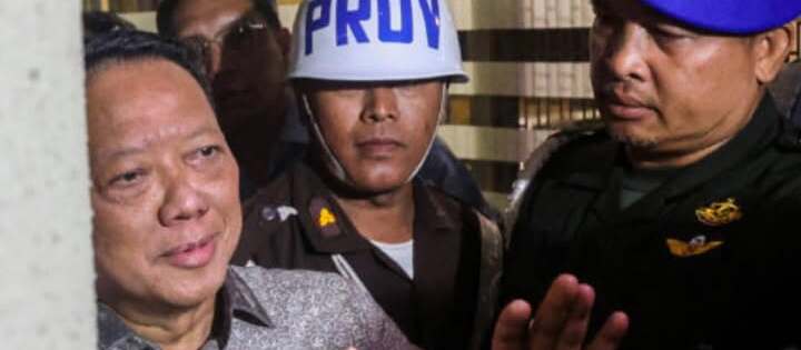 Penyidik Tidak Kenakan Rompi Tahanan pada Febrie Adriansyah di Tengah Penahanan Mendadak