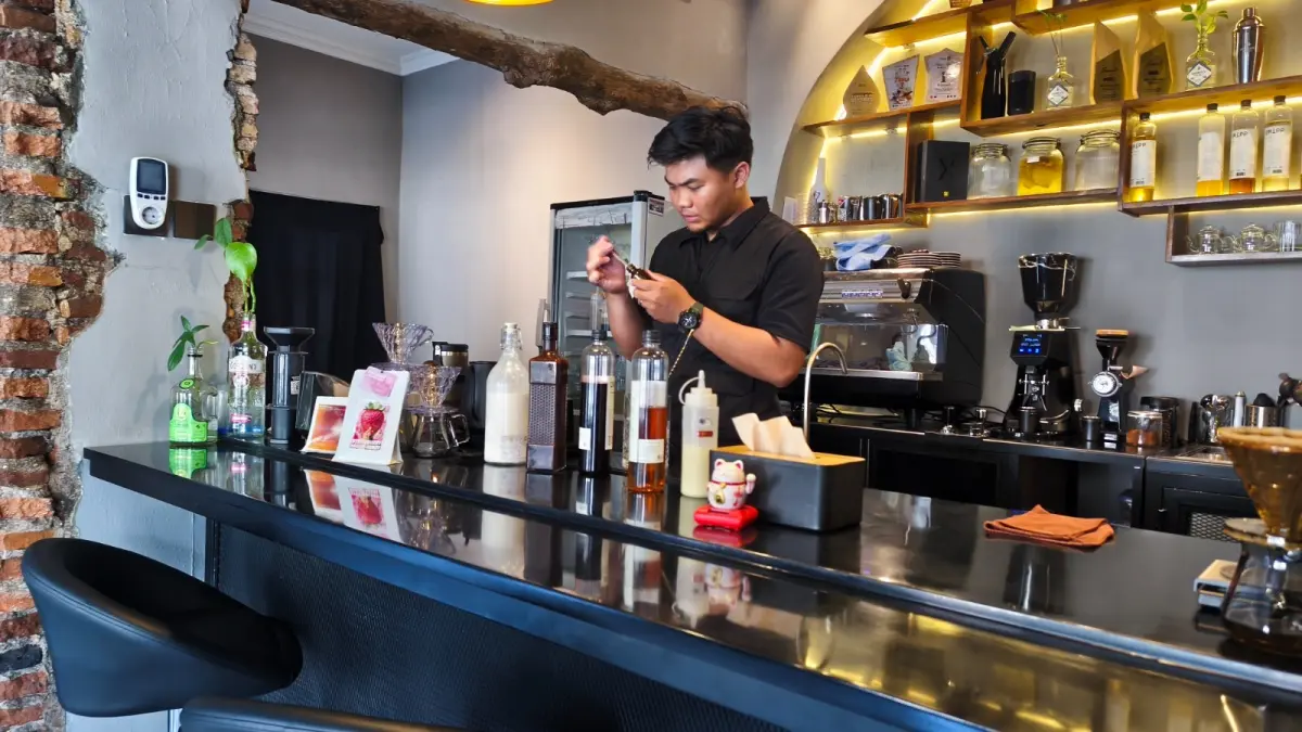 Plato House Blitar: Destinasi Kuliner dengan Minuman Eksperimental dan Harga Terjangkau