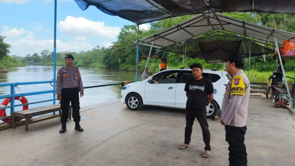 Polisi Perkuat Pengawasan atas Penyeberangan Sungai Brantas di Wonodadi, Warga Diimbau Tingkatkan Kewaspadaan