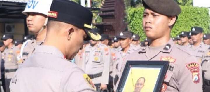 Polres Blitar Kota Laksanakan Upacara Pemberhentian Anggota Terlibat Narkoba