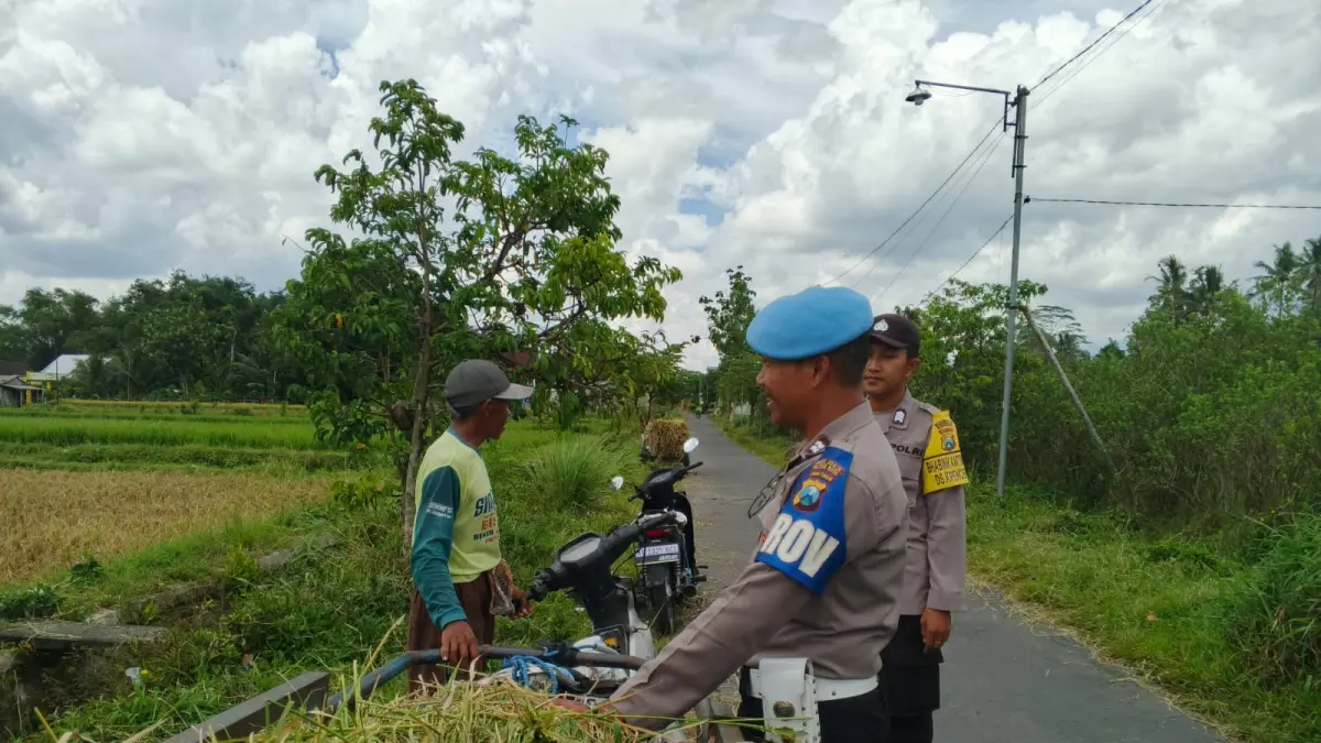 Polsek Nglegok Tingkatkan Patroli untuk Amankan Hasil Panen Petani