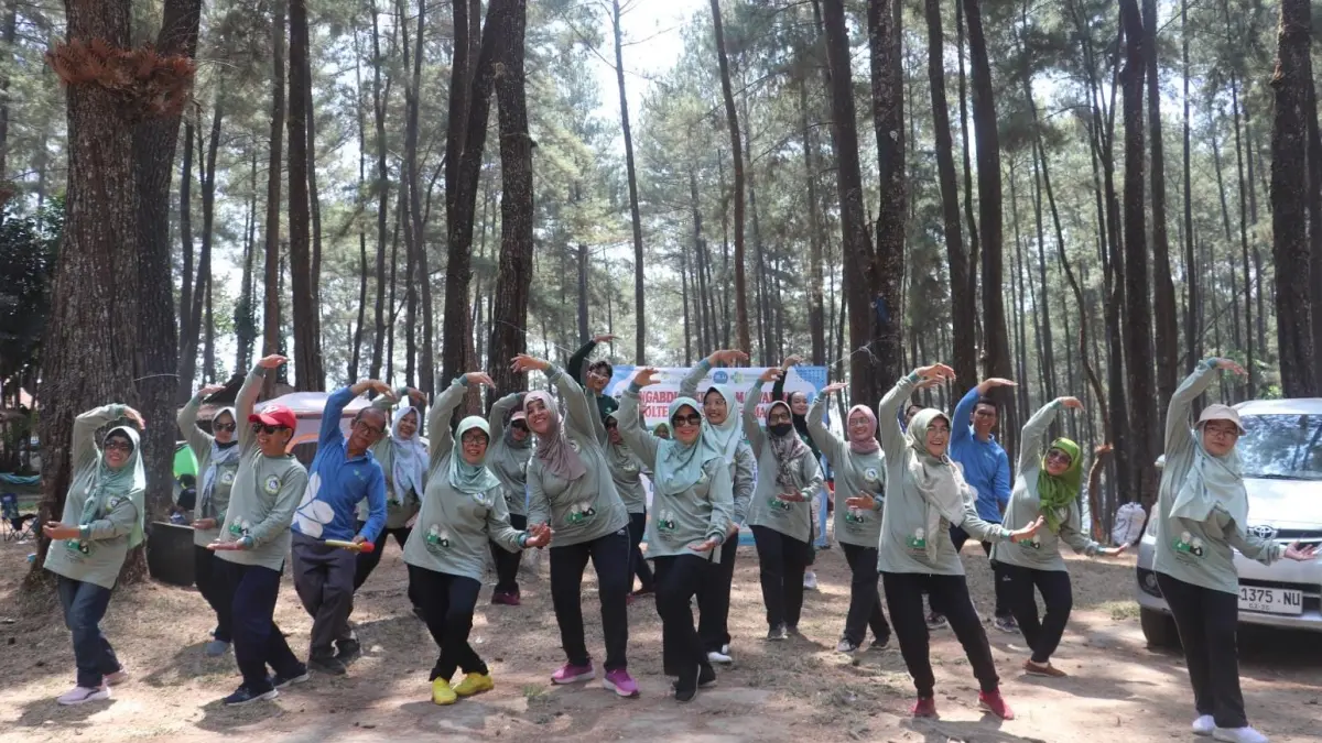 Poltekkes Malang Kampus Blitar Selenggarakan Program Pengabdian bagi Lansia di Hutan Pinus Loji
