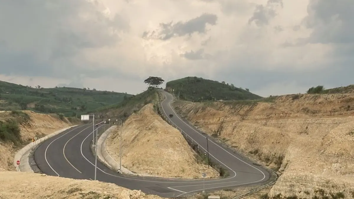 Progres Pembangunan JLS Blitar Jolosutro: Meningkatkan Aksesibilitas dan Potensi Wisata Lokal