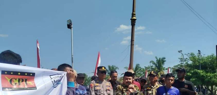 Ratusan Relawan Sobat MBG Blitar Raya Gelar Aksi Damai Dukung Program Nutrisi Anak