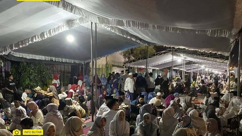 Ribuan Warga Blitar Padati Festival Ambengan dan Pengajian Akbar dalam Peringatan Haul Bung Karno ke-56