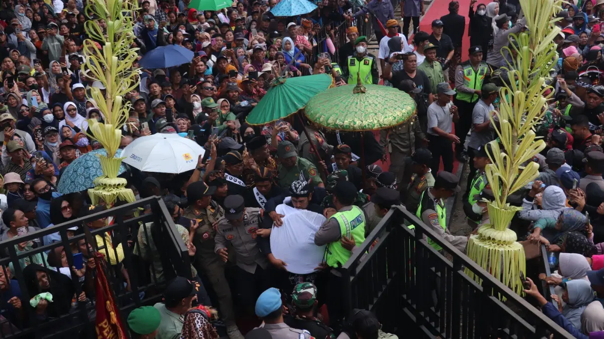 Ritual Jamasan Gong Kiai Pradah 2026 Menarik Ribuan Warga Blitar Meski Tanpa Tradisi Gunungan Tumpeng
