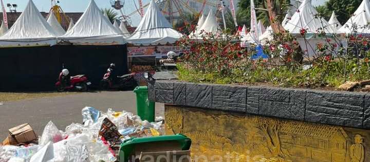 Sampah Bazar Blitar Djadoel: 2,5 Ton Dihasilkan dalam Dua Hari, Upaya Bersama untuk Kebersihan Kota
