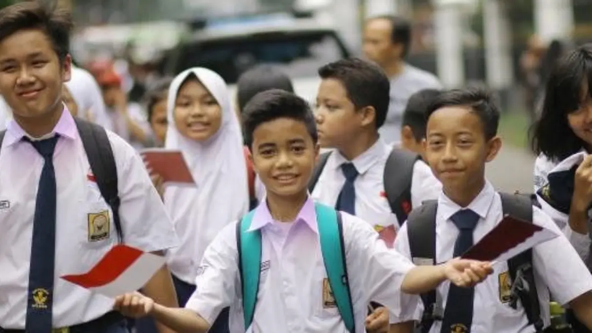 Tahun Ajaran Baru 2026-2027: Ratusan Siswa Baru SMPN 8 Jakarta Awali MPLS Bersama Orang Tua