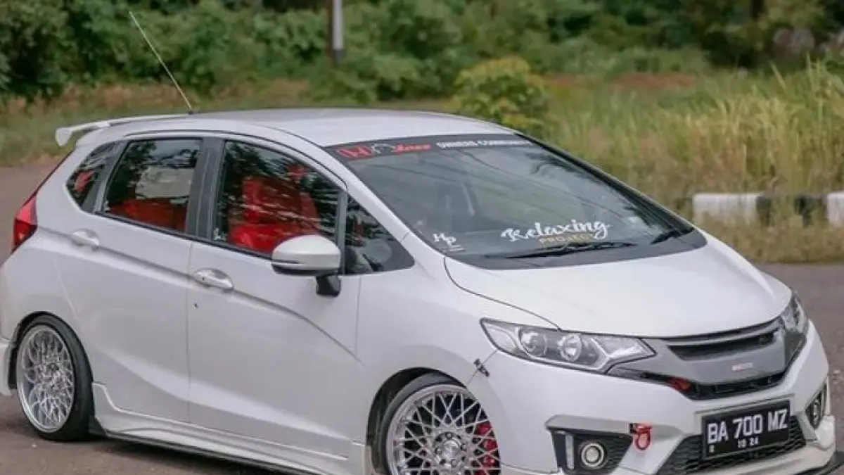 Transformasi Honda Jazz GE8 Facelift 2013: Stance Harian yang Menawan untuk Masyarakat Blitar