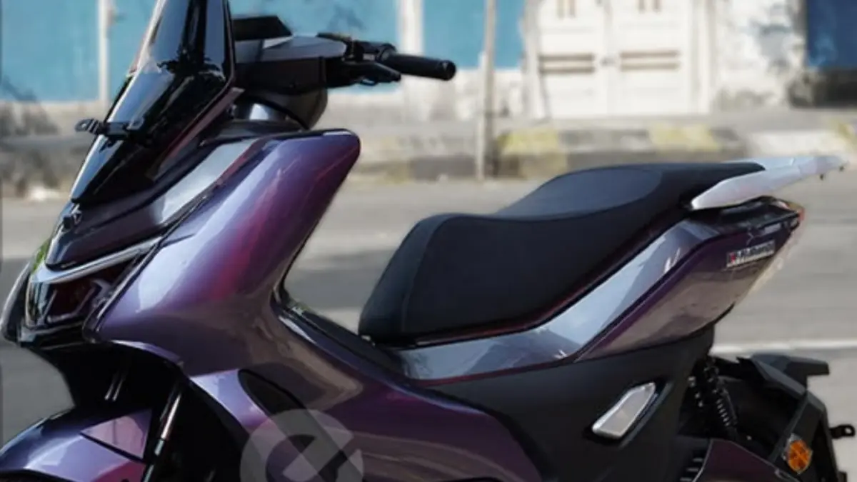 Uwinfly M135H: Motor Listrik dengan Dual Baterai dan Jarak Tempuh Mencapai 180 Km