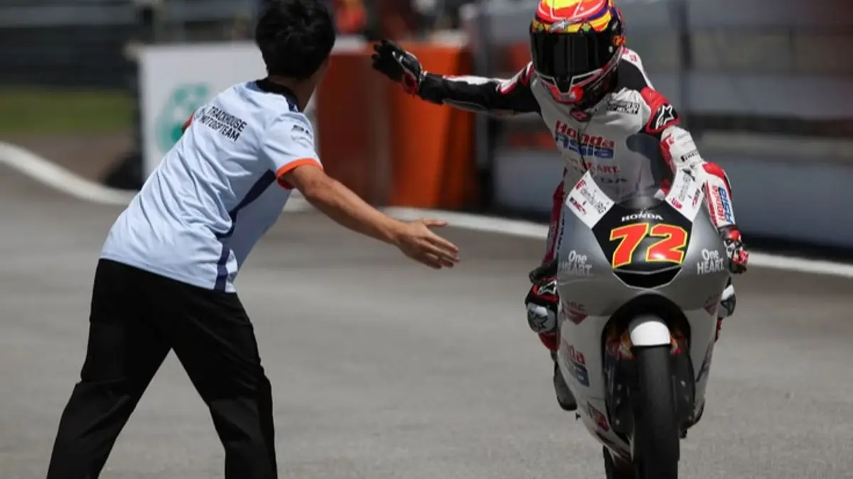 Veda Ega Pratama Mengukir Prestasi di Aragon Bersama Marc Márquez