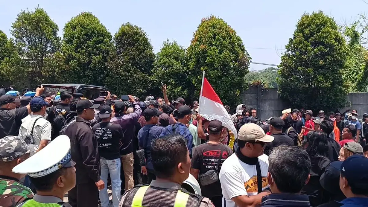 Warga Blitar Desak PT Greenfields Bertanggung Jawab atas Pencemaran Limbah Kotoran Sapi