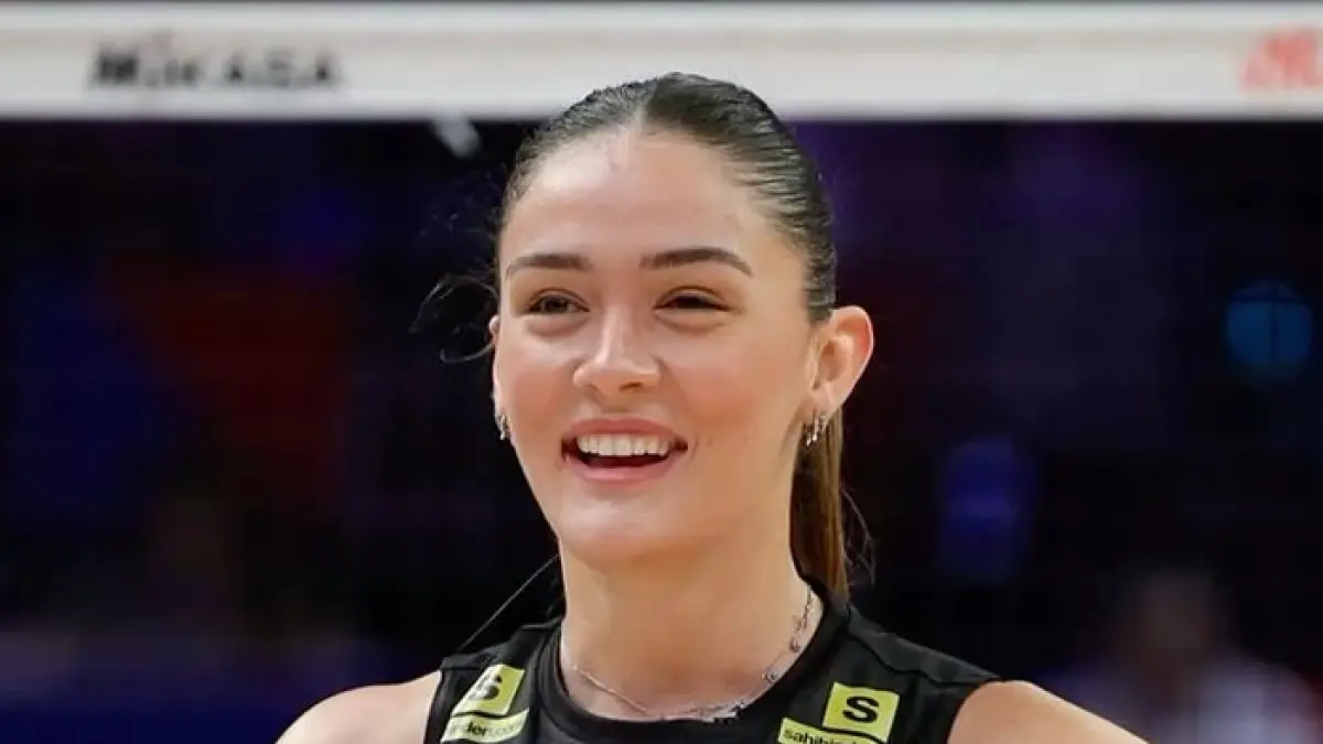 Zehra Güneş Curi Perhatian di Laga Pramusim VakıfBank Melawan Hyundai Hillstate